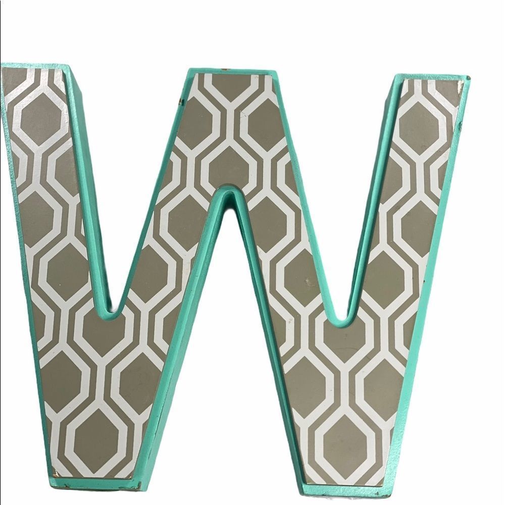 Max Studio W Letter Decoration